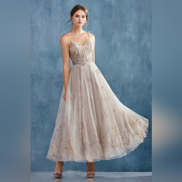 Formal dress - Picture 3 of 10